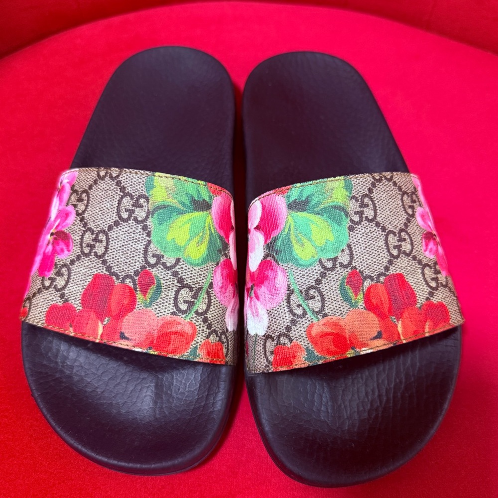 Gucci Women's Floral Slide Sandals - Black and Multicolor
Size 35